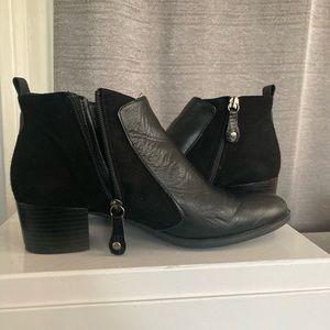 Pre-loved black ankle leather/suede boots